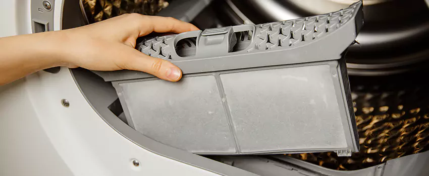 Signs Of A Clogged Dryer Lint Trap in Rosenberg, Texas